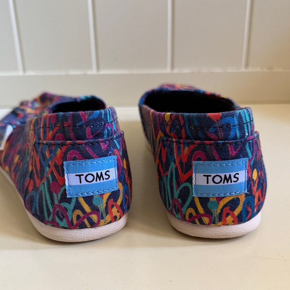 TOMS Graffiti Multi-Color Hearts Slip-Ons - Picture 5 of 8
